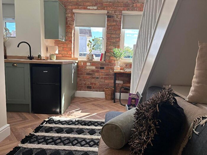 Studio To Rent In - Raddlebarn Road, Selly Oak, Birmingham, West Midlands, B29