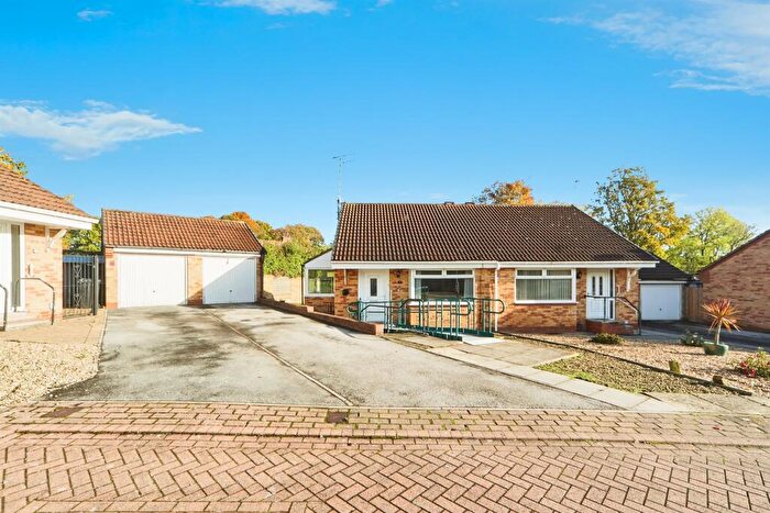 2 Bedroom Semi-Detached Bungalow For Sale In Westvale Mews, Leeds, LS13