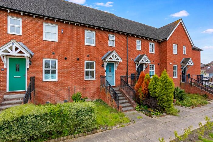 3 Bedroom Terraced House For Sale In Lower Rainham Road, Gillingham, Kent, ME7