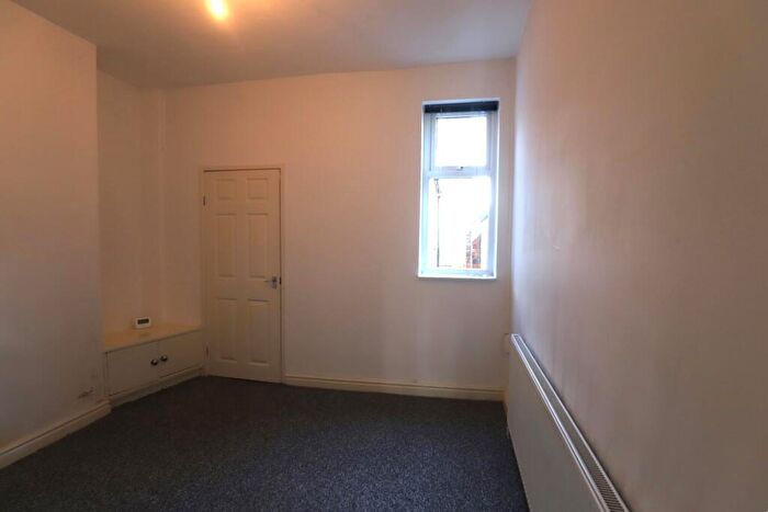 2 Bedroom End Of Terrace House To Rent In Elphinstone Road, Stoke-on-Trent, ST4