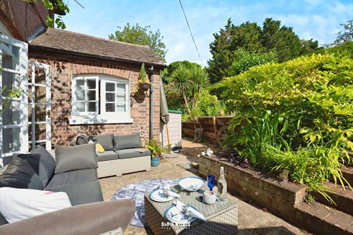 3 Bedroom Flat For Sale In Burton Park Road, Petworth, West Sussex, GU28