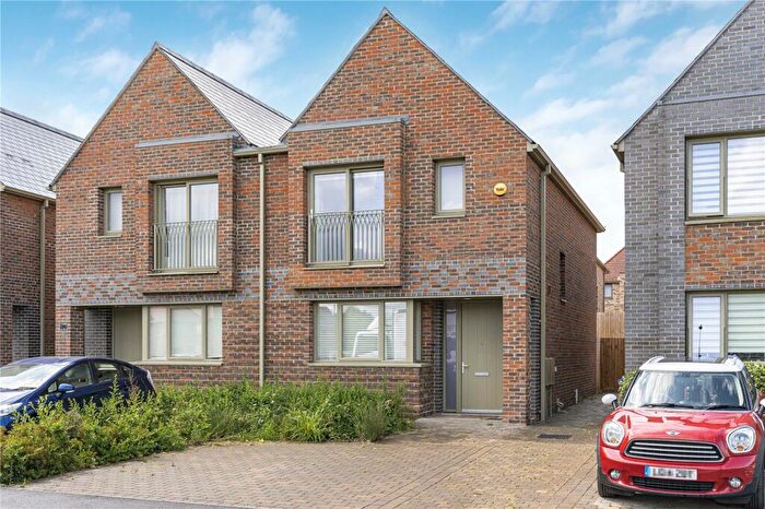 3 Bedroom Semi-Detached House To Rent In Barton Fields, Oxford, OX3