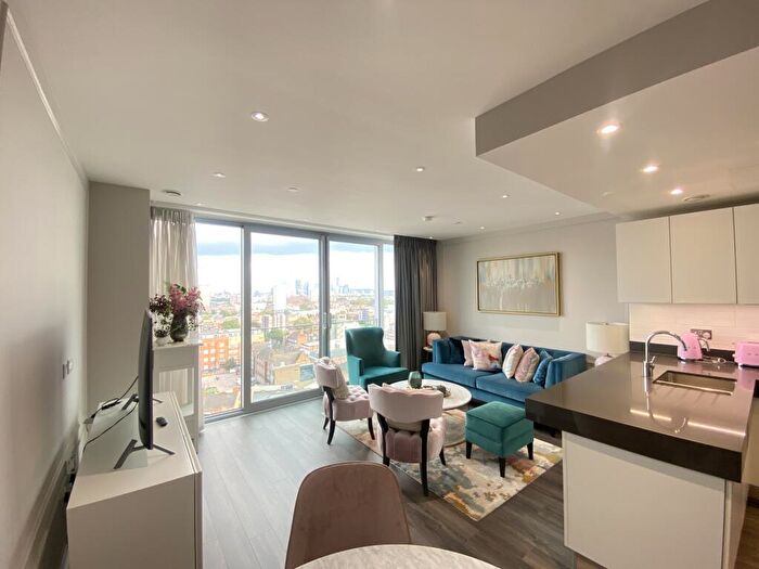 2 Bedroom Flat To Rent In Kingwood House, Chaucer Gardens, London, E1