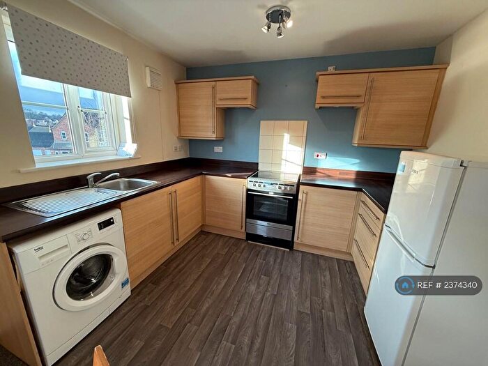 3 Bedroom Flat To Rent In Waltheof Road, Sheffield, S2