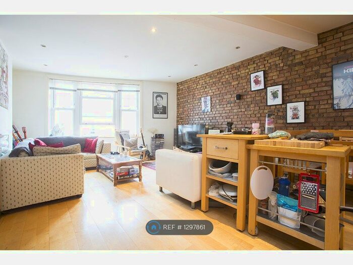 2 Bedroom Flat To Rent In Hendon Lane, London N3