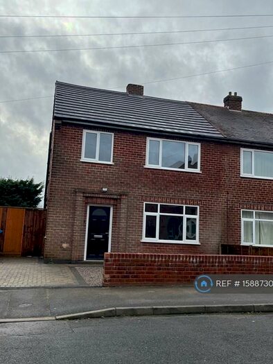 3 Bedroom Semi-Detached House To Rent In Charnwood Avenue, Derby, DE23
