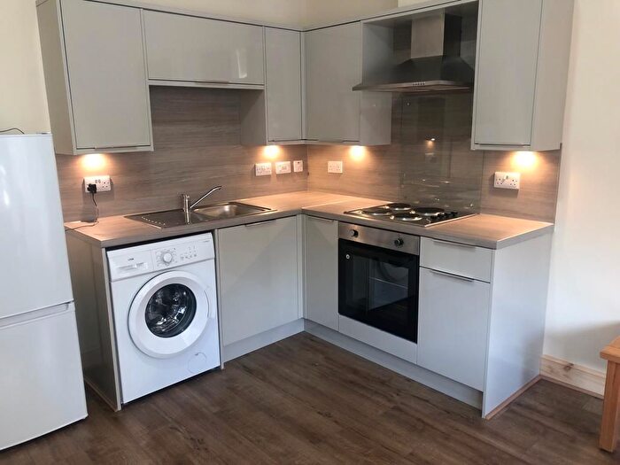 2 Bedroom Flat To Rent In Bellefield Avenue, Dundee, (Off Roseangle), DD1