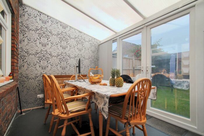 2 Bedroom End Of Terrace House To Rent In Aldenham Drive, Uxbridge, Greater London, UB8