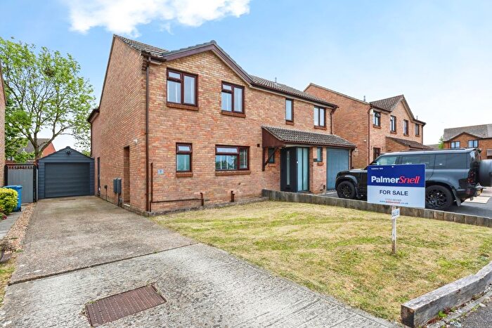 3 Bedroom Semi Detached House For Sale In Chorley Close, Poole, Dorset, BH15