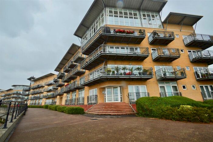 2 Bedroom Flat To Rent In Lightermans Way, Greenhithe, DA9