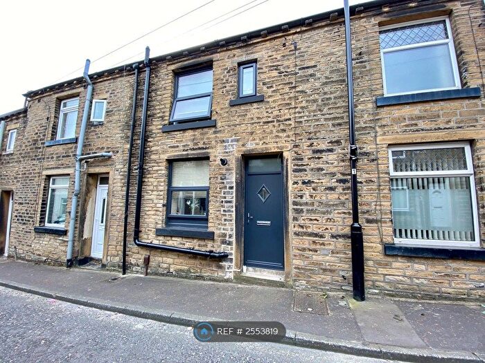 2 Bedroom Terraced House To Rent In Thomas Street West, Halifax, HX1