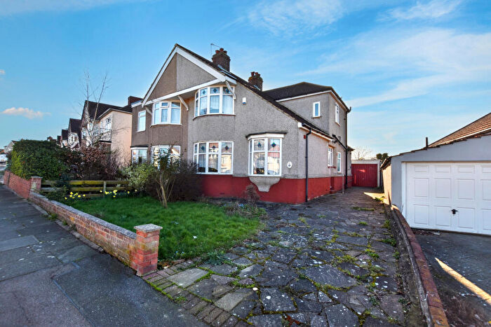 3 Bedroom Semi Detached House For Sale In Yorkland Avenue, Welling, Kent, DA16