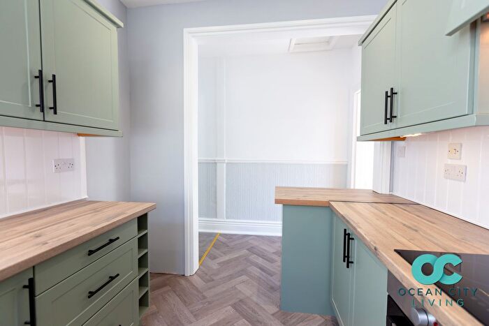 2 Bedroom Flat To Rent In Beechwood Avenue, Plymouth, PL4