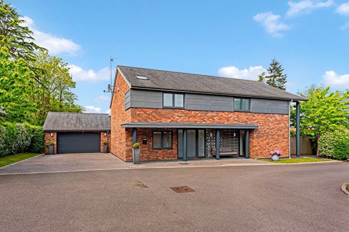 4 Bedroom Detached House For Sale In Bridge House Mews, Thelwall, WA4