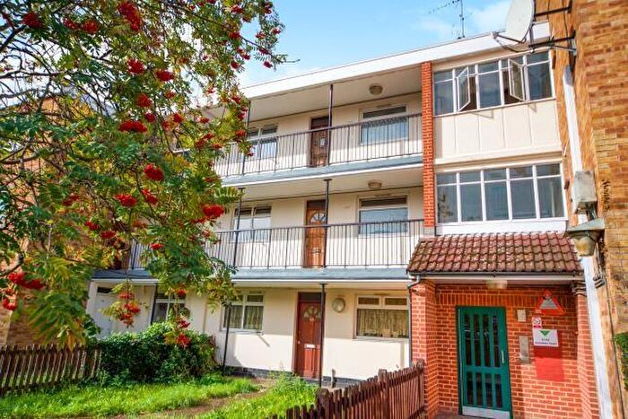 3 Bedroom Flat For Sale In Avondale Court, Avondale Road, London, E16