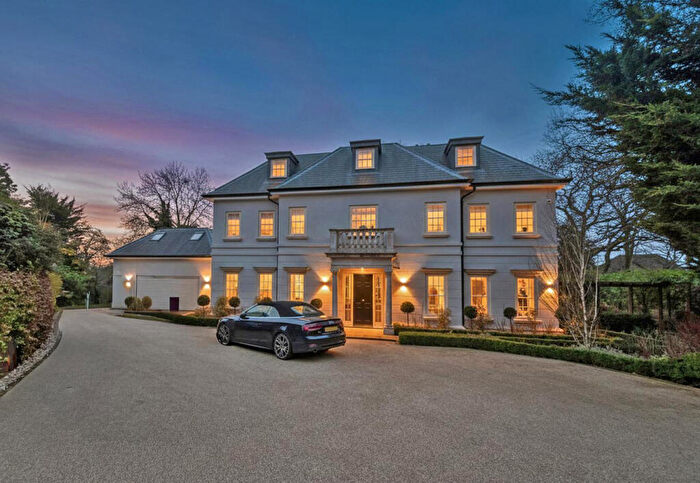 6 Bedroom Detached House To Rent In Chesham Close, Mill Hill, NW7