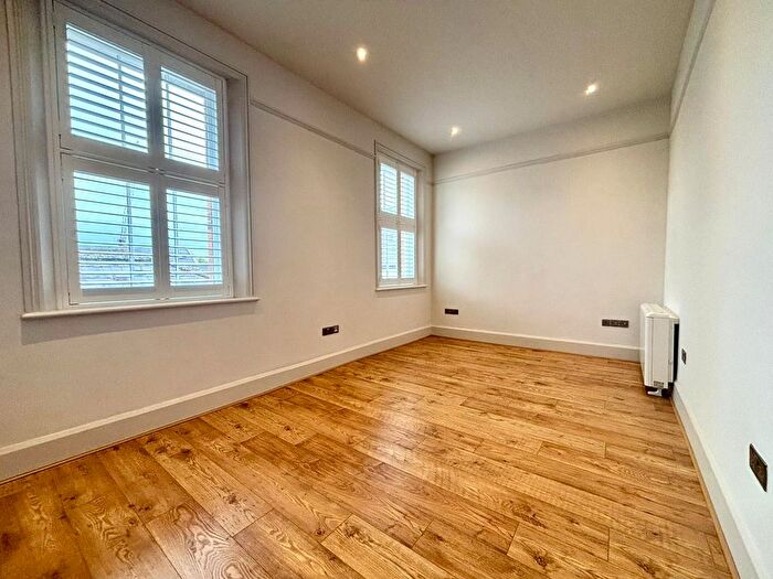 1 Bedroom Flat To Rent In London Amp; County Mews, Banbury, OX16