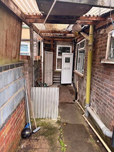 1 Bedroom Flat To Rent In Wimborne Road, Luton, LU1