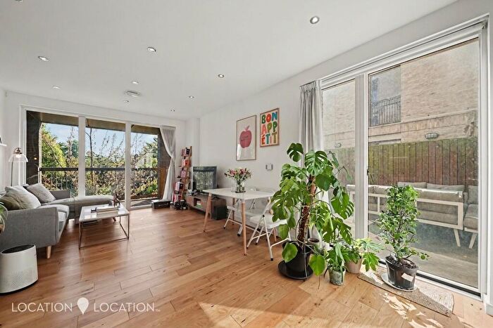 1 Bedroom Flat For Sale In Green Lanes, Sandon Court, N4