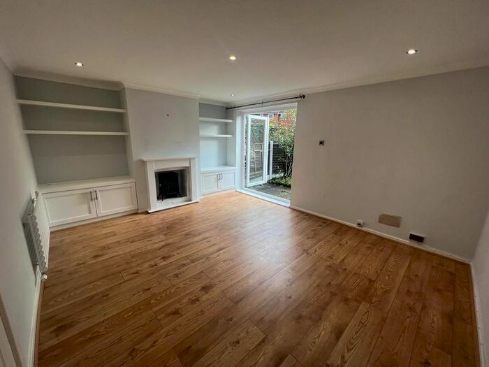 Semi-Detached House To Rent In Barclay Drive, Eccles, M30