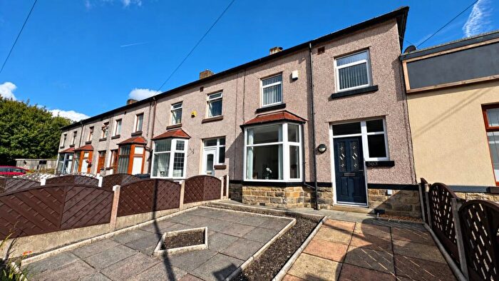 3 Bedroom End Of Terrace House For Sale In Burnley Road East, Rossendale, Lancashire, BB4