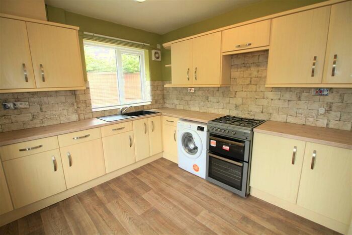 3 Bedroom Semi-Detached House To Rent In Danethorpe Vale, Nottingham, NG5
