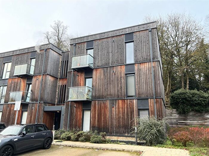 2 Bedroom Flat To Rent In Clock House Gardens, Welwyn, AL6