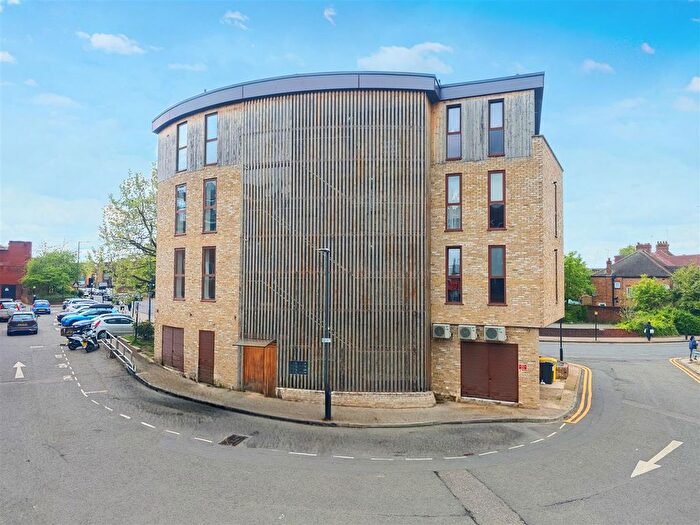 Studio To Rent In Diamond Court, Greenhill Way, Harrow, HA1