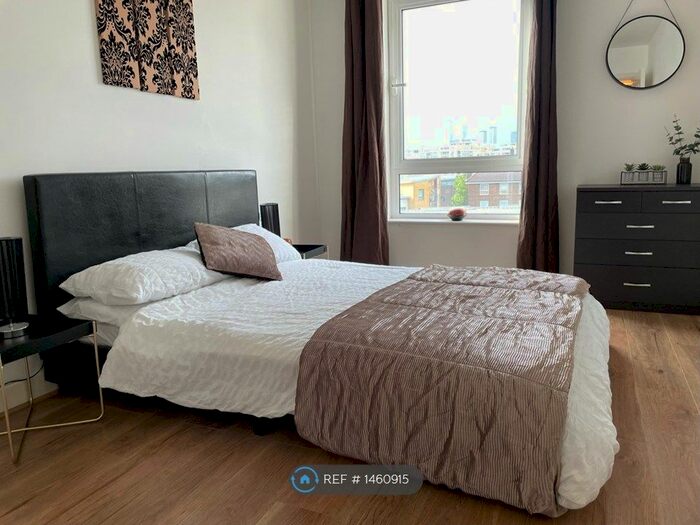 2 Bedroom Flat To Rent In Tarves Way, London, SE10