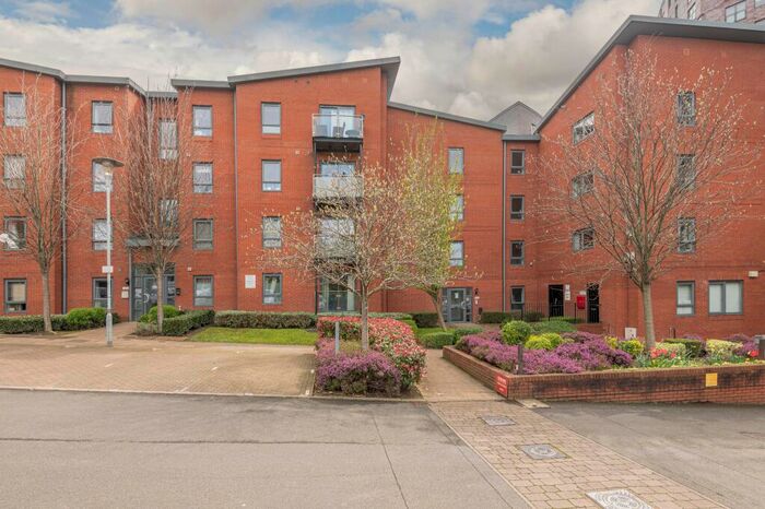2 Bedroom Flat To Rent In Bouverie Court, Leeds, LS9