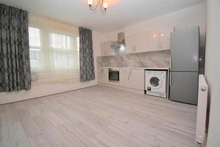 2 Bedroom Flat To Rent In Hertford Road, Edmonton, N9