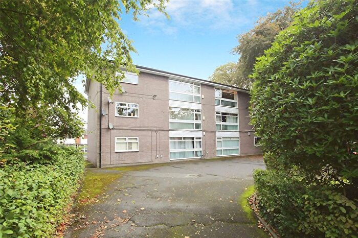 2 Bedroom Flat For Sale In Beaminster Court, Heaton Mersey, Stockport, SK4