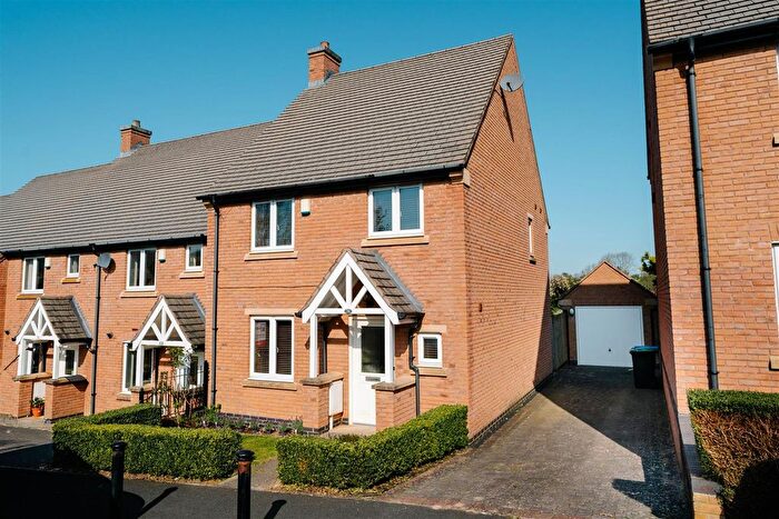 3 Bedroom End Terrace House For Sale In Morledge, Matlock, DE4