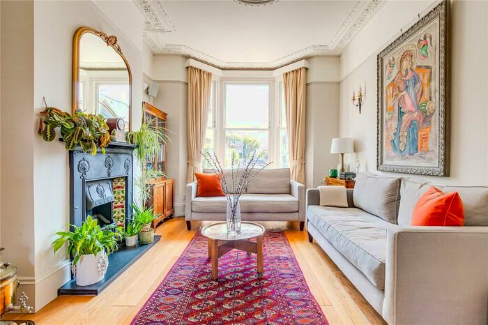 4 Bedroom Terraced House To Rent In Broomwood Road, SW11