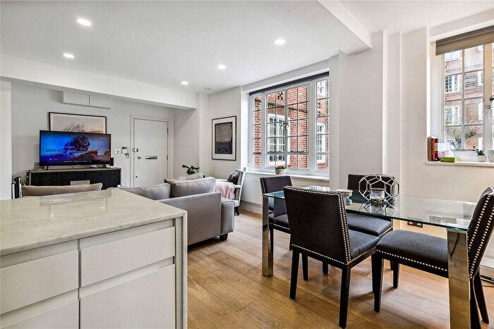 2 Bedroom Flat For Sale In Swan Court, Chelsea Manor Street, London, SW3