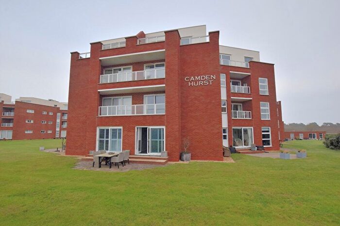 2 Bedroom Flat To Rent In Camden Hurst, Milford On Sea, Lymington, Hampshire., SO41