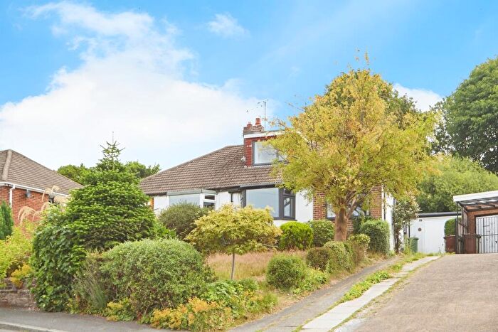 3 Bedroom Semi-Detached Bungalow For Sale In Banksfield Crescent, Yeadon, Leeds, LS19