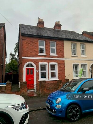 3 Bedroom Semi-Detached House To Rent In College Rise, Maidenhead, SL6