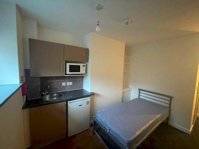 Studio To Rent In Newsome Road, Newsome, Huddersfield, HD4