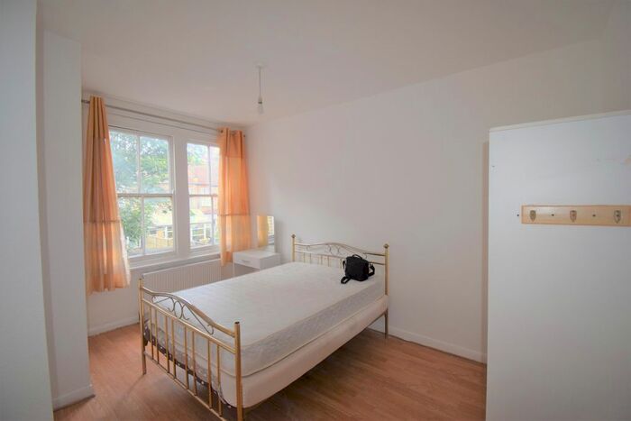 2 Bedroom Flat To Rent In Jersey Road, Ilford, IG1