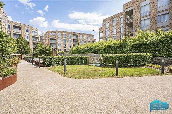 3 Bedroom Apartment For Sale In Medawar Drive, London, NW7