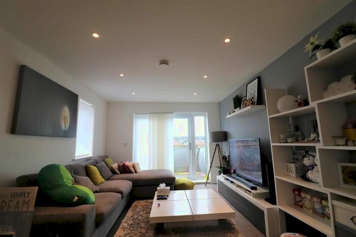 2 Bedroom Flat To Rent In Jutland House, Little Brights Road, Belvedere, DA17