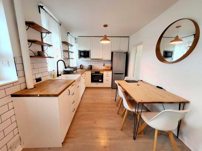 2 Bedroom Flat To Rent In Tyers Street, Vauxhall, London, SE11