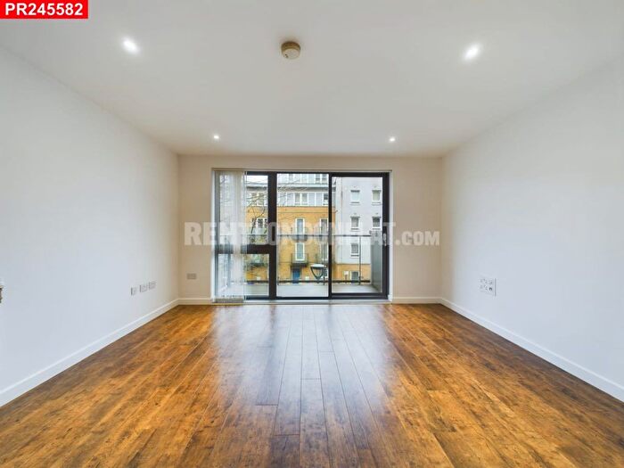 2 Bedroom Flat To Rent In Epstein Square, London, E14