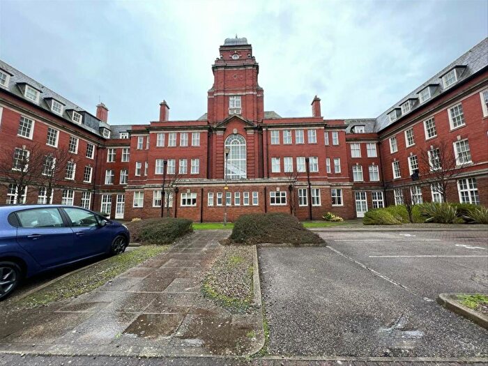 2 Bedroom Flat To Rent In Queens Promenade, Bispham, Blackpool, FY2