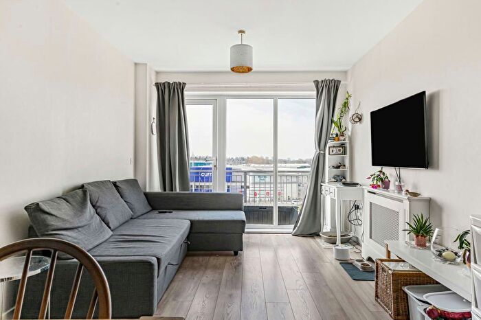 2 Bedroom Flat For Sale In Whitestone Way, Croydon, CR0