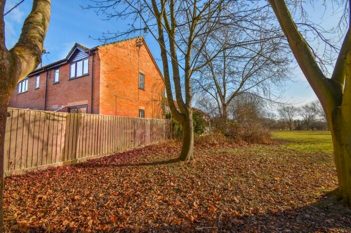 1 Bedroom Apartment To Rent In Woodpecker Way, Northampton, NN4