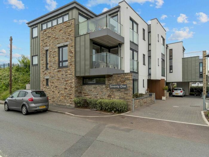 2 Bedroom Flat To Rent In Plymouth Road, Tavistock, Devon PL19