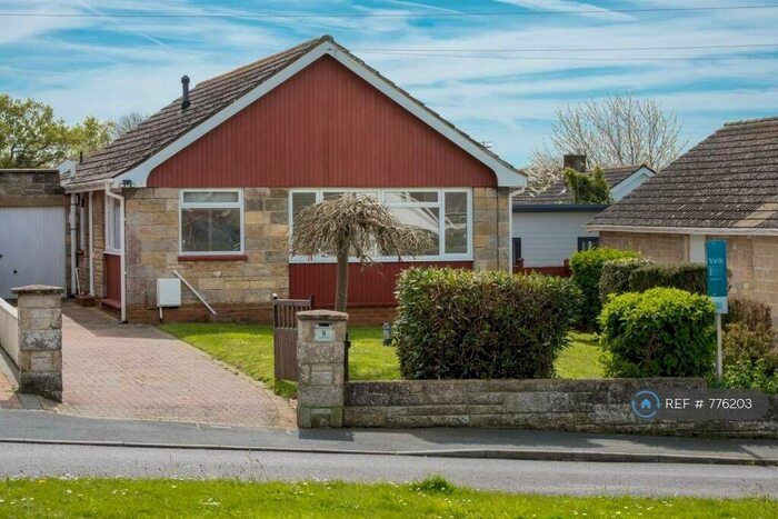 3 Bedroom Bungalow To Rent In Tilbury Road, Cowes, PO31