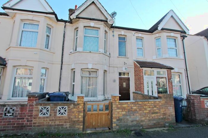 4 Bedroom Terraced House To Rent In Townsend Road, Southall UB1